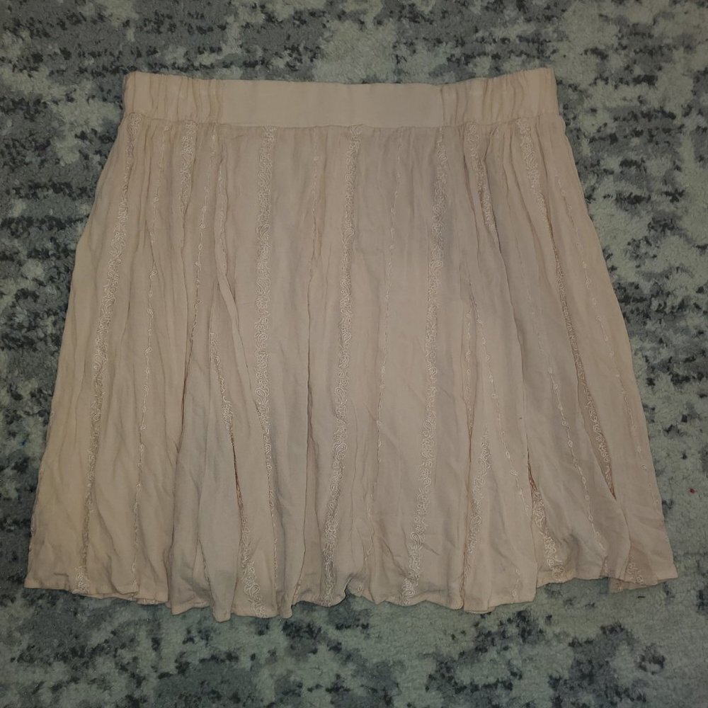 Torrid Peach Embroidered Elastic A-Line Skirt || sz 2 - Picture 2 of 14